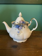 Royal Albert Moonlight Rose 2 pint Teapot – Fine Bone China – England (1987) 
