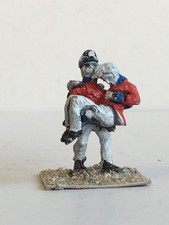 2 x UNKNOWN MAKE. NAPOLEONIC WAR INFANTRY SOLDIERS. 28mm METAL