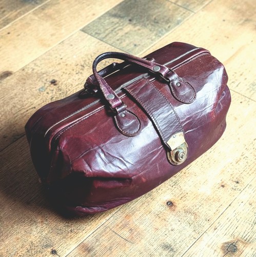 Vintage leather gladstone bag - gladstone,