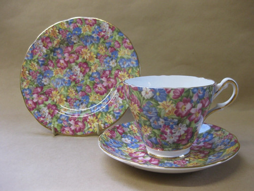 Vintage pretty floral chintz - vintage,