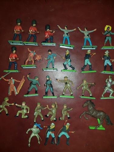 Britains deetail toy soldiers - britains,