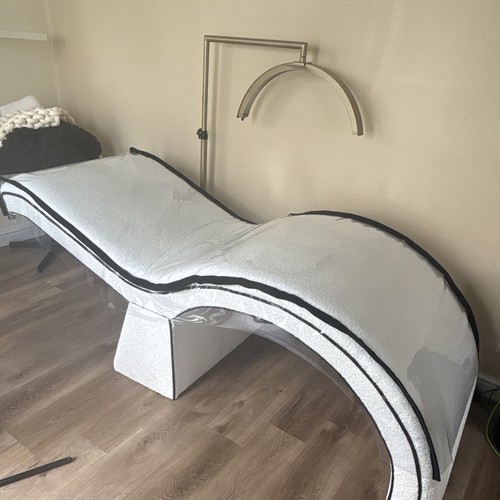 White faux leather - leather, chaise