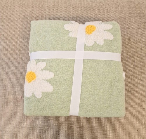 Throw next sage green daisy - throw-next,