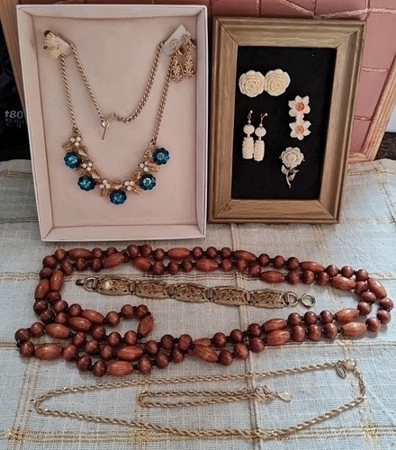 Antique vintage jewellery - antique,