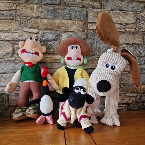 Wallace and gromit feathers - and, gromit,