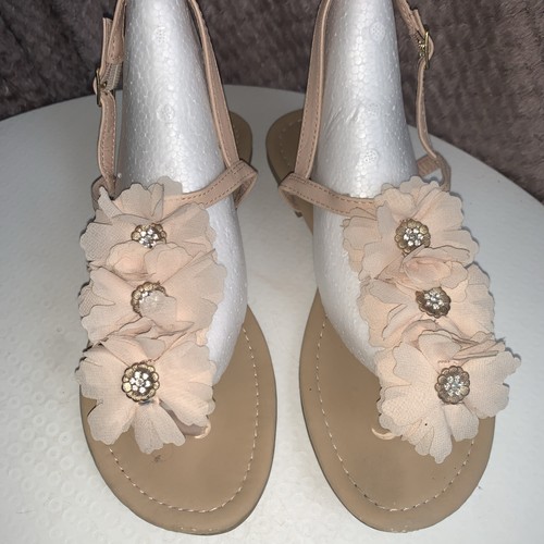 Beige flat sandals - flat,