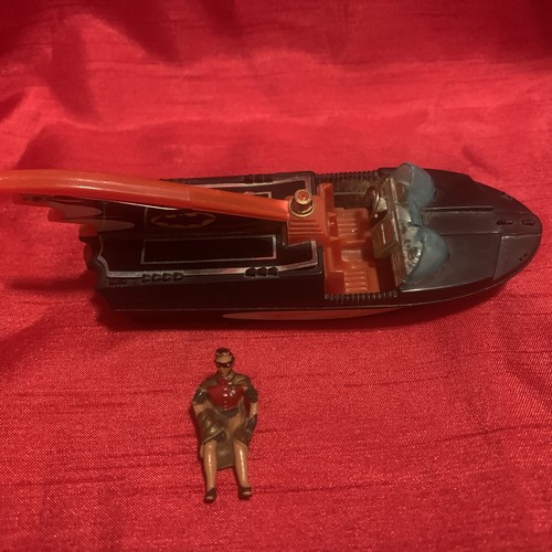 1976 corgi bat boat - bat-boat, mini