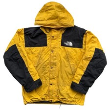 The North Face 90s Mountain