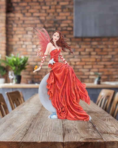Fairy figurine moon - on,