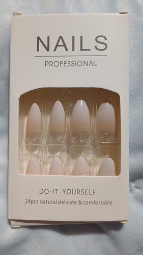 Press false nails - press,