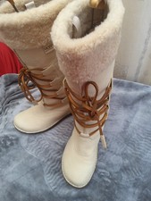 UGG AUSTRALIA rare BOOTS