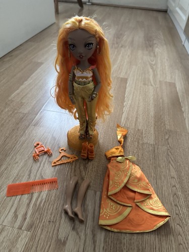 Rainbow high meena - fleur, doll
