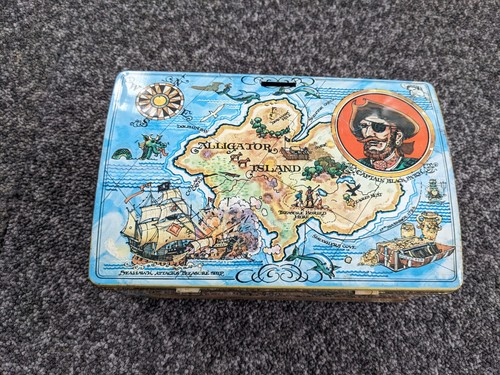 Cadburys treasure biscuit - biscuit, tin