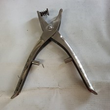 RARE VINTAGE MAUN INDUSTRIES HOLE TICKET PUNCH NO 2160. Made In England- VGC