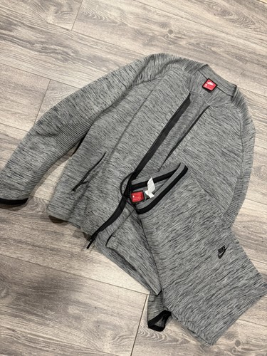 Nike tech knit - full, suit