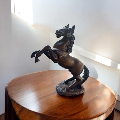 Large bronze effect ceramic - bronze,
