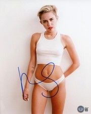 Miley Cyrus 8X10 Photo Hand