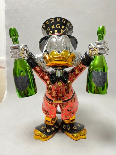 Scrooge mcduck sculpture - mcduck,