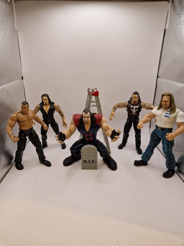 Wwe wrestler figures bundle - wwe,