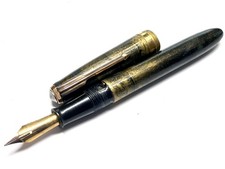 Vintage fountain pen hand