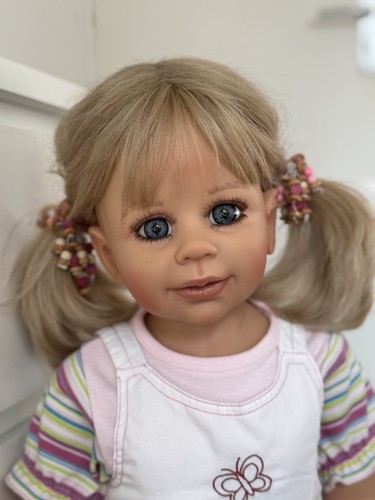 Artist doll doro - artist, monika