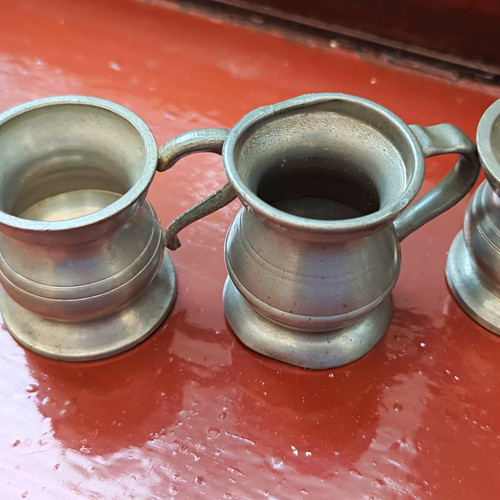 Set pewter miniature - of,