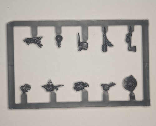 Bretonnian men arms - bretonnian, at