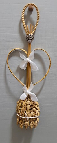 Corn dolly wedding - dolly, heart