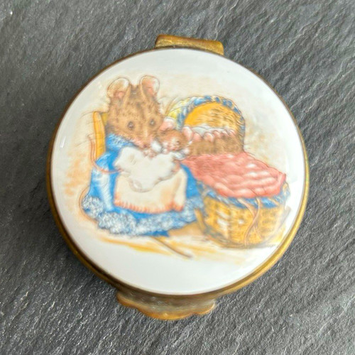 Vintage crummles enamel