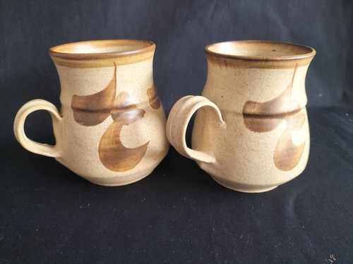 Irish derry ware pottery mugs - derry,