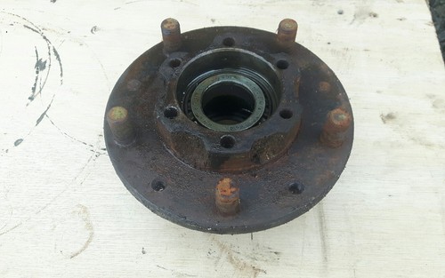 Land rover series axle hub - axle,