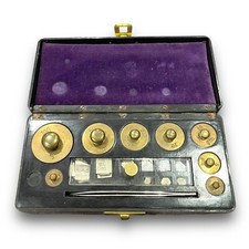 VINTAGE BAKELITE TRAVEL BOX