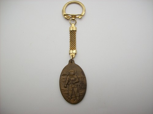 Nasa apollo key chain ring - 11,