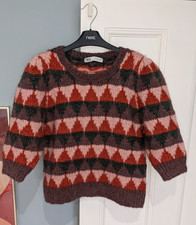 Stunning Geometric Design Puff