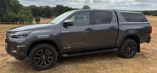 Toyota hilux invincible - toyota,