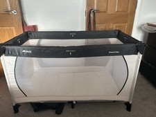 Hauck Dream N Play Travel Cot
