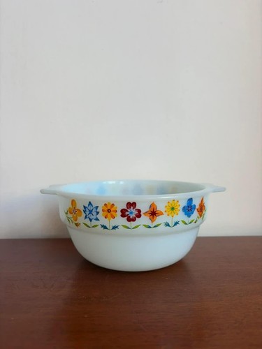 Vintage pyrex phoenix - phoenix, milk