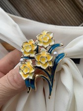 Daffodil flower brooch vintage - flower,