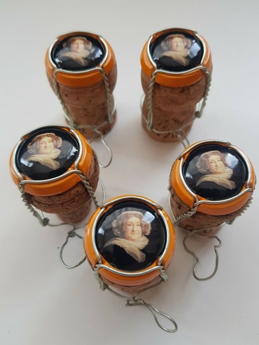 Veuve cliquot champagne - veuve,
