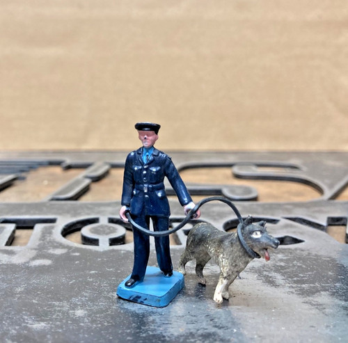 Corgi toys original policeman - original,