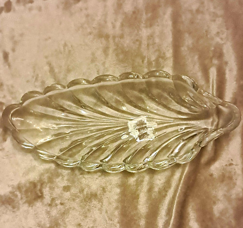Unmarked clear pressed glass - clear,