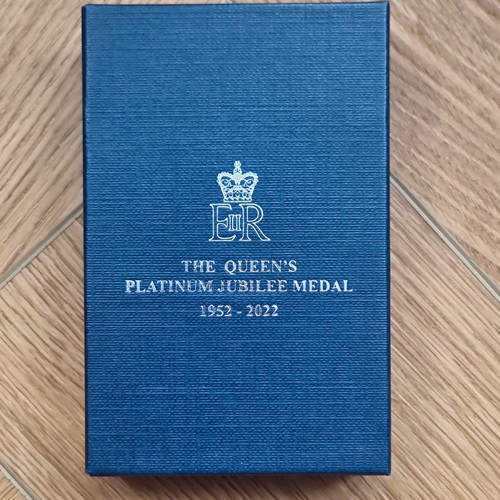 Queen platinum jubilee - queen's,