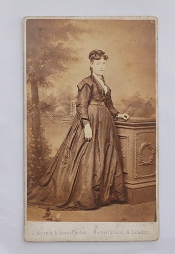 Cdv pretty lady studio - of,