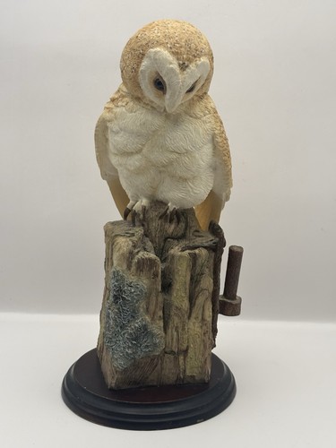Barn own figurine sitting - figurine,
