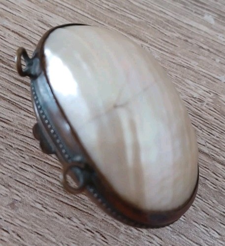 Victorian mother pearl pill - pearl,