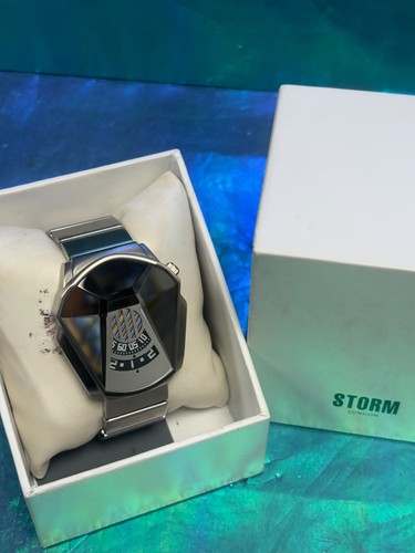 Storm watch dark grey face - dark,