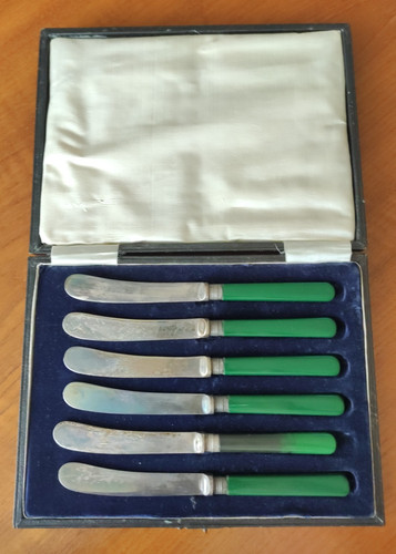 Antique 1918 butter knives - 1918,