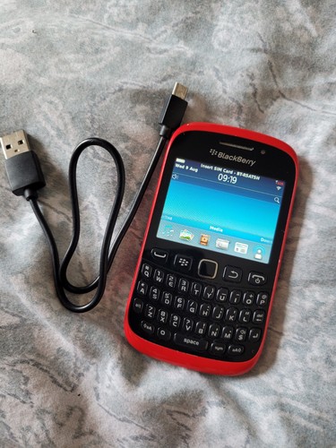 Red unlocked blackberry curve - blackberry,