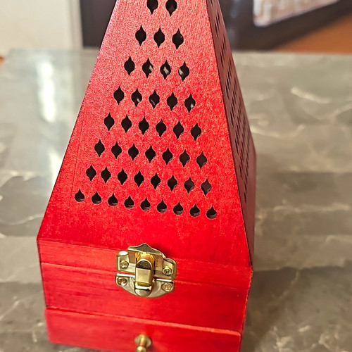 Red wooden mechanical - red,