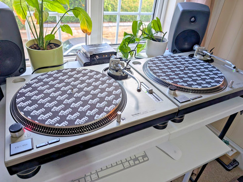 Technics - ⭐️⭐️, ™